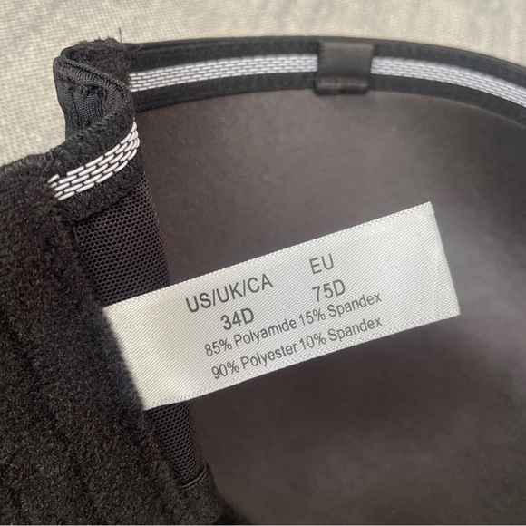 Convertable Bra Strapless, Backless, Clear Straps, or Traditional, Black 34 D - Picture 6 of 10